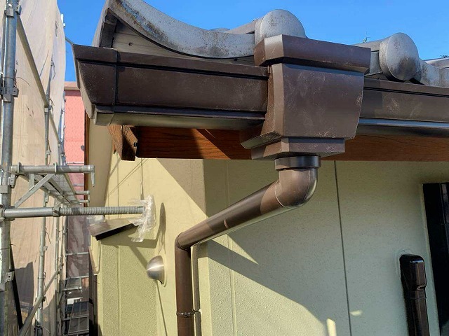 完成後の軒先と集水器
